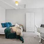 Cheap & Modern Private Double - Shared House By Altoluxo Short Lets & Serviced *