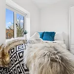 Cheap & Modern Private Double - Shared House By Altoluxo Short Lets & Serviced * Bristol