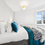 Cheap & Modern Private Double - Shared House By Altoluxo Short Lets & Serviced *