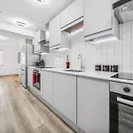 Cheap & Modern Private Double - Shared House By Altoluxo Short Lets & Serviced Apartman *