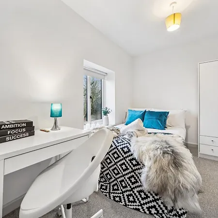Cheap & Modern Private Double - Shared House By Altoluxo Short Lets & Serviced Bristol