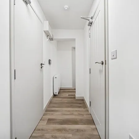 Cheap & Modern Private Double - Shared House By Altoluxo Short Lets & Serviced Bristol