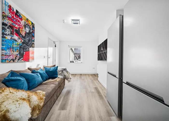 Cheap & Modern Private Double - Shared House By Altoluxo Short Lets & Serviced * ブリストル