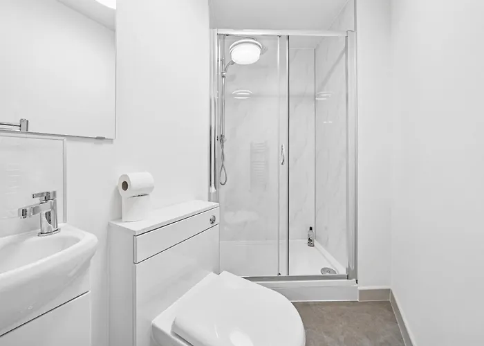 Cheap & Modern Private Double - Shared House By Altoluxo Short Lets & Serviced