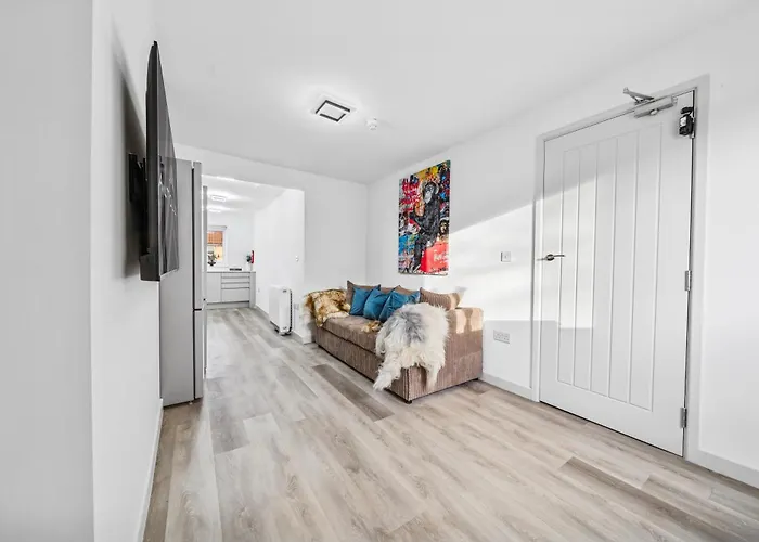 Cheap & Modern Private Double - Shared House By Altoluxo Short Lets & Serviced *