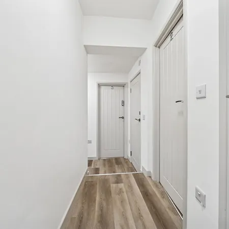 Cheap & Modern Private Double - Shared House By Altoluxo Short Lets & Serviced