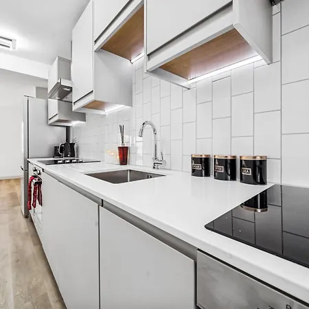 Cheap & Modern Private Double - Shared House By Altoluxo Short Lets & Serviced *