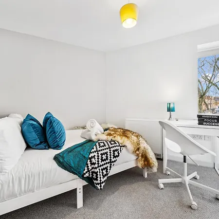 Cheap & Modern Private Double - Shared House By Altoluxo Short Lets & Serviced Daire