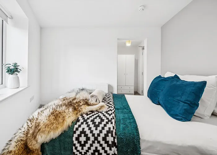 Cheap & Modern Private Double - Shared House By Altoluxo Short Lets & Serviced Daire *